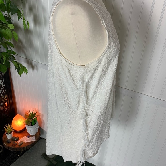 Free People Asymmetrical top - Picture 4 of 5